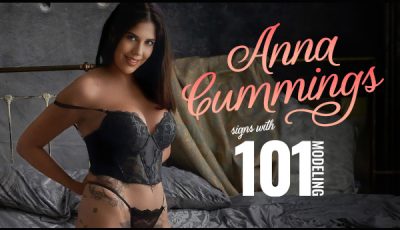 Anna Cummings Signs with 101 Modeling